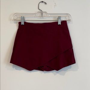 maroon skort